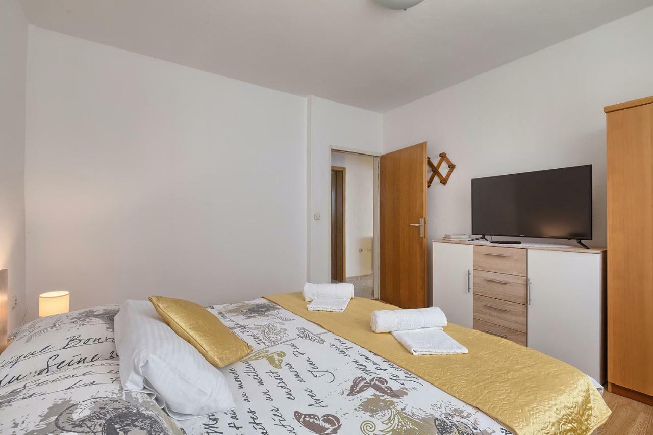Apartman D&D, Dvorine 63 Banjole Exterior foto