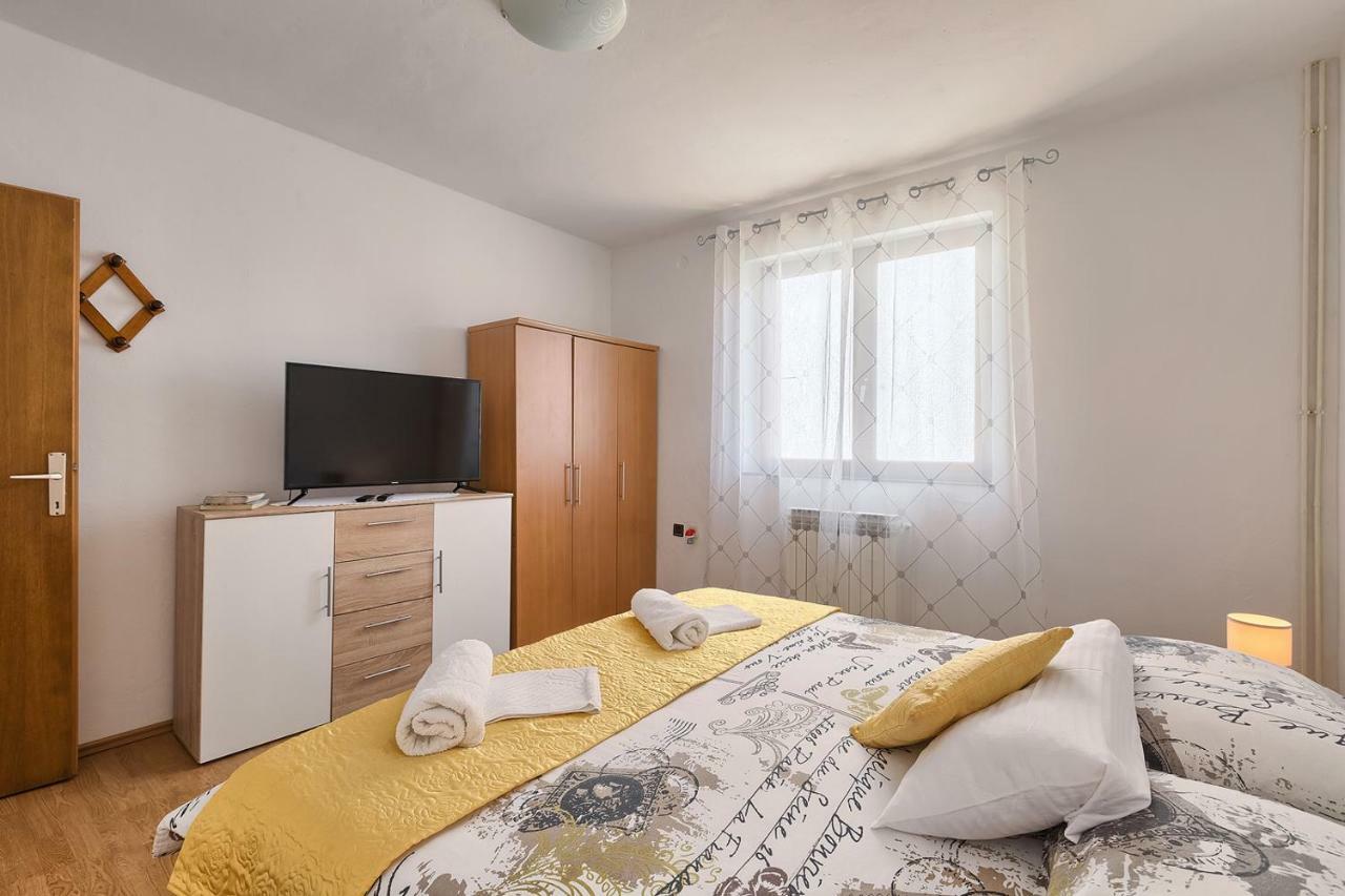 Apartman D&D, Dvorine 63 Banjole Exterior foto